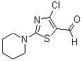 CAS 登录号：139670-00-1， 4-氯-2-(1-哌啶基)-5-噻唑甲醛