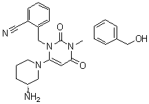 CAS 登录号：1347001-80-2, 2-[[6-[(3R)-3-氨基-1-哌啶基]-3,4-二氢-3-甲基-2,4-二氧代-1(2H)-嘧啶基]甲基]苯甲腈与苯甲醇的化合物
